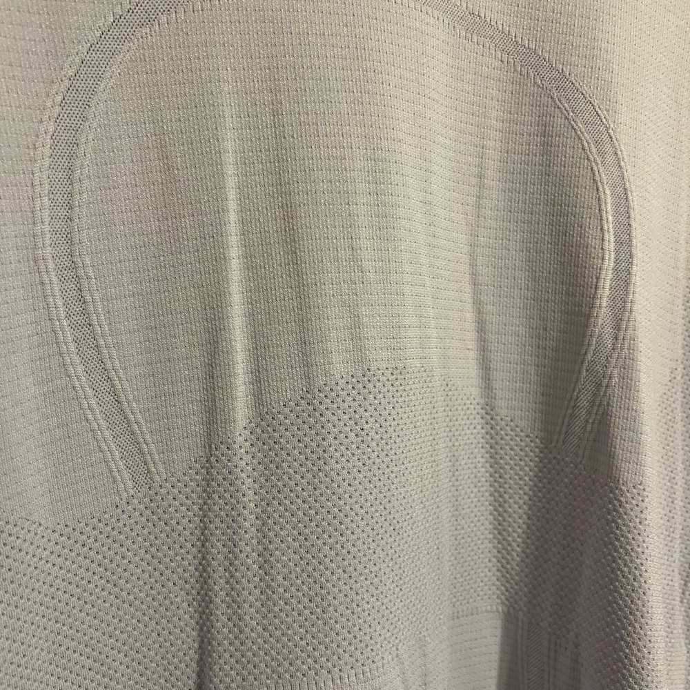 lululemon Women’s Long Sleeve Crewneck Performance Top - Lilac - Picture 2 of 6